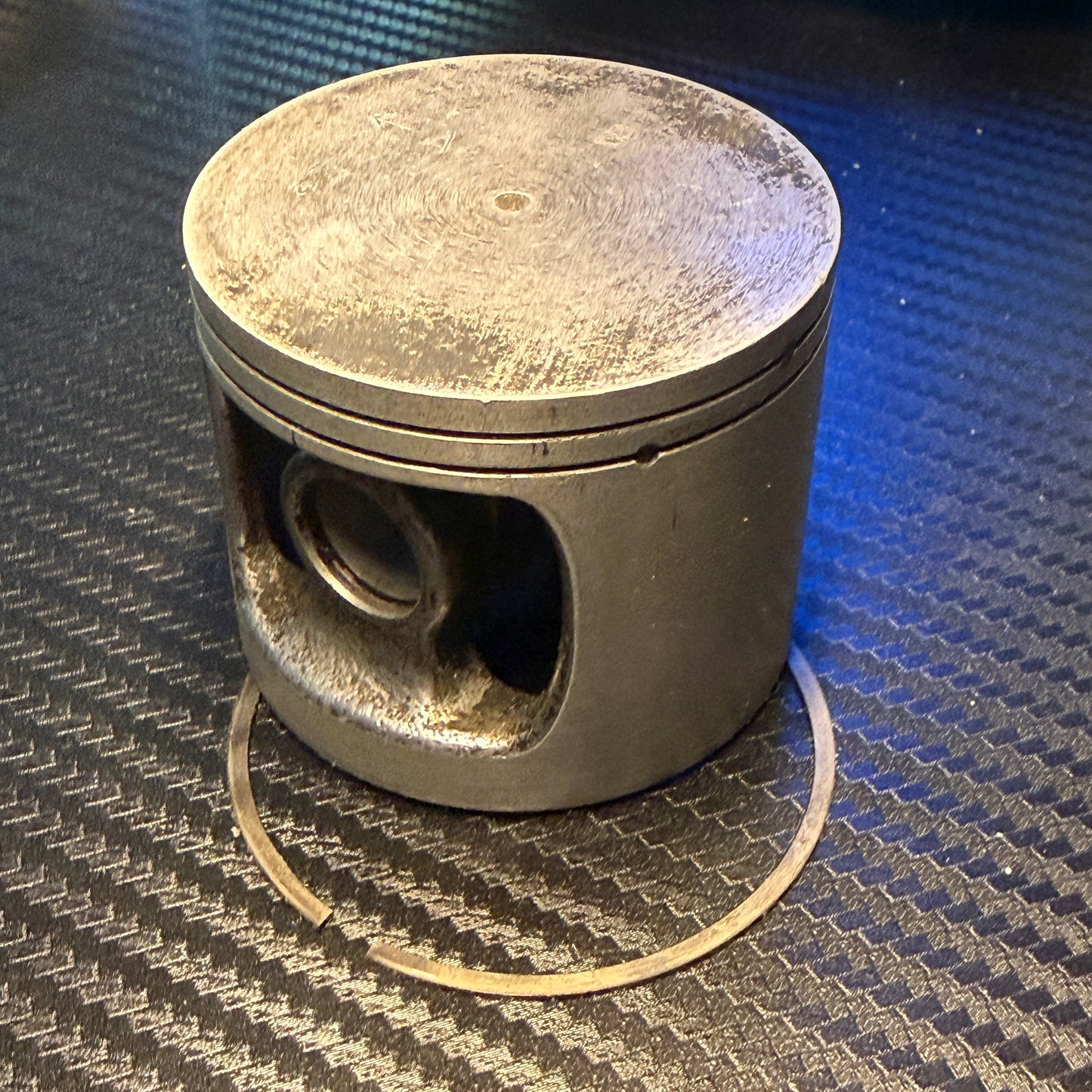 Husqvarna 181 full skirt OEM  KoblenSchmidt NLA piston with NOS OEM thin ring