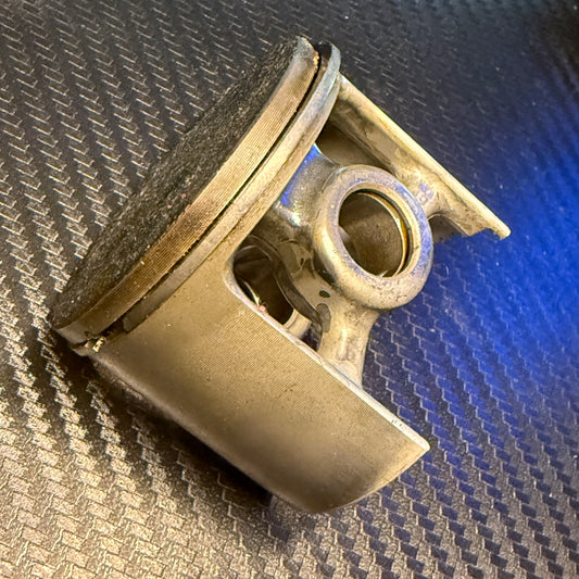 Jonsered 2077 OEM used piston, excellent condition, ready to use MAHLE with ring.